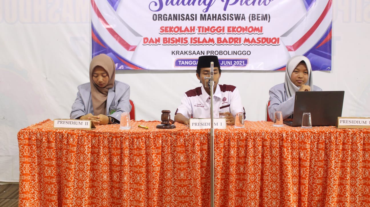“MENETAPKAN RENCANA KERJA, BEM STEBI BAMA ADAKAN SIDANG PLENO"