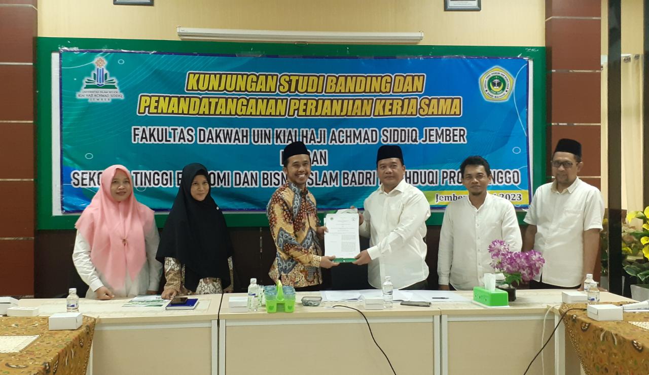 Studi Banding Program Studi Manajemen Haji dan Umrah STEBI Badri Mashduqi ke UIN KHAS Jember: Sinergi Keilmuan untuk Kemajuan